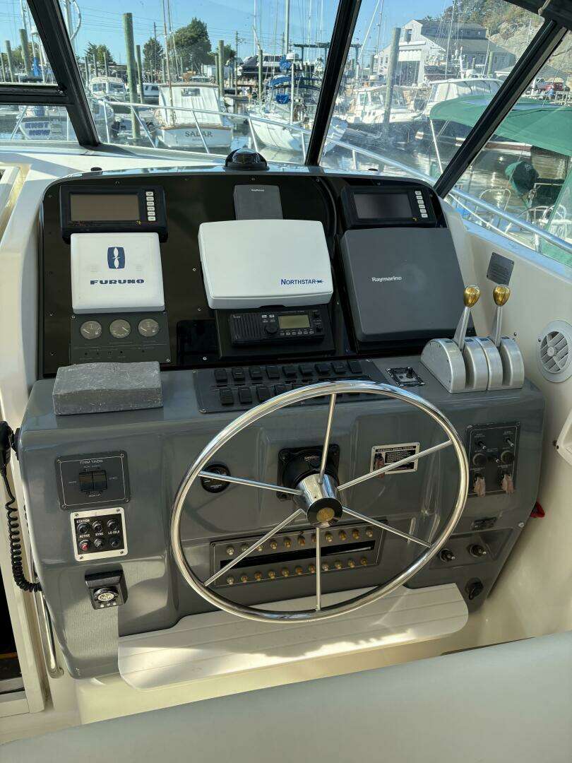 1996 Tiara Yachts — - Image 8