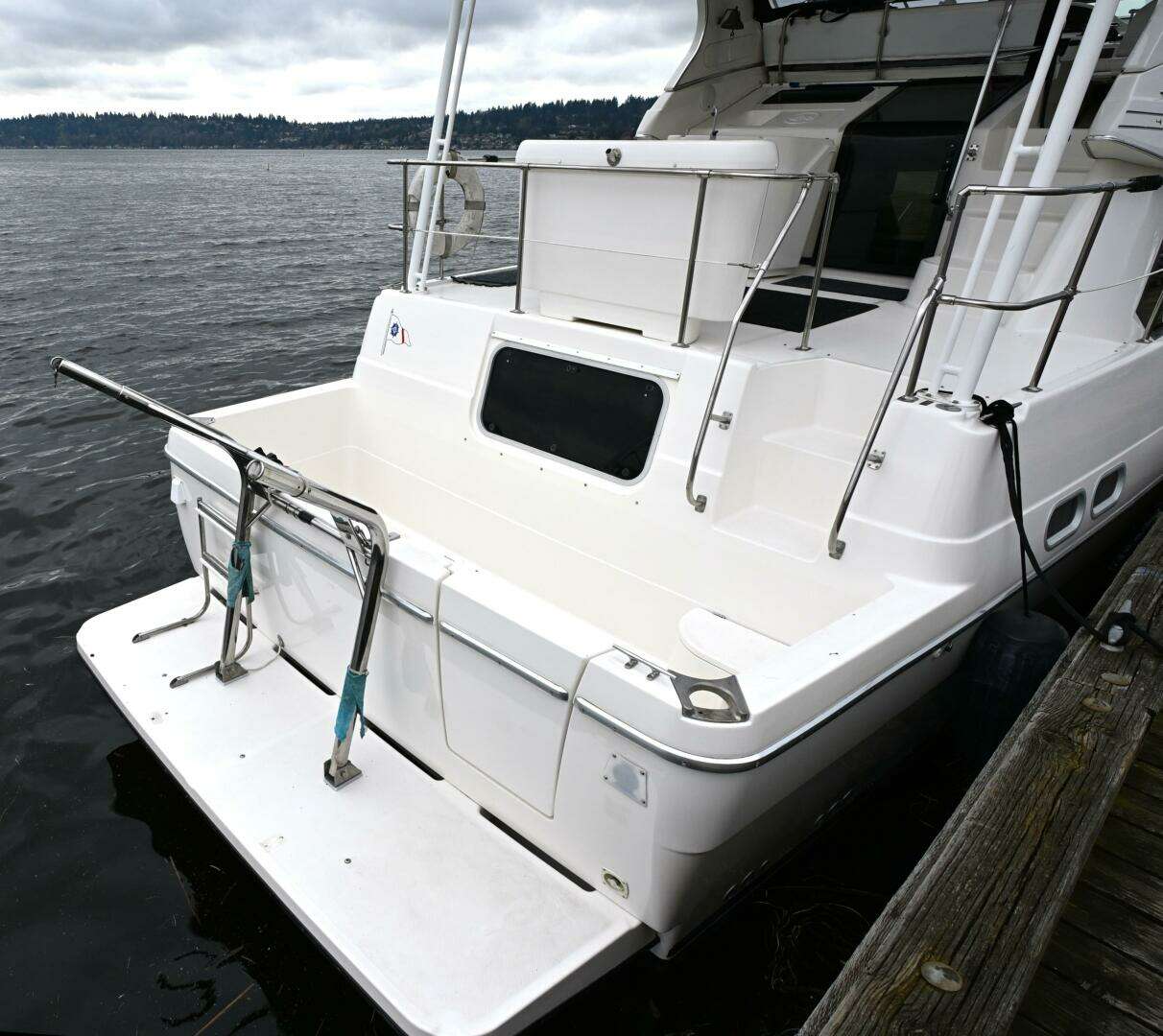 1996 Bayliner 4087 Aft Cabin Motoryacht - Image 20