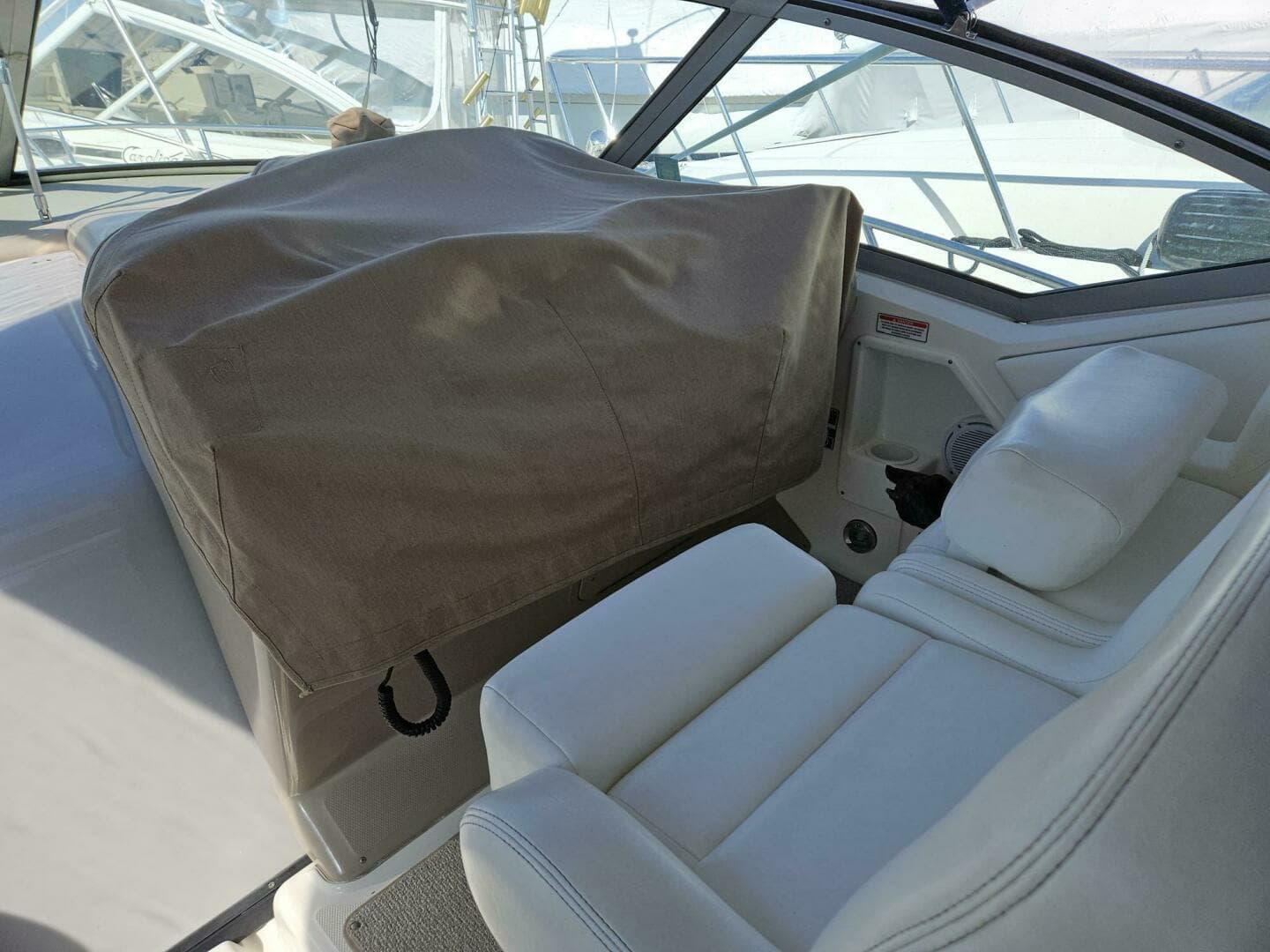 2004 Sea Ray 320 - Image 5