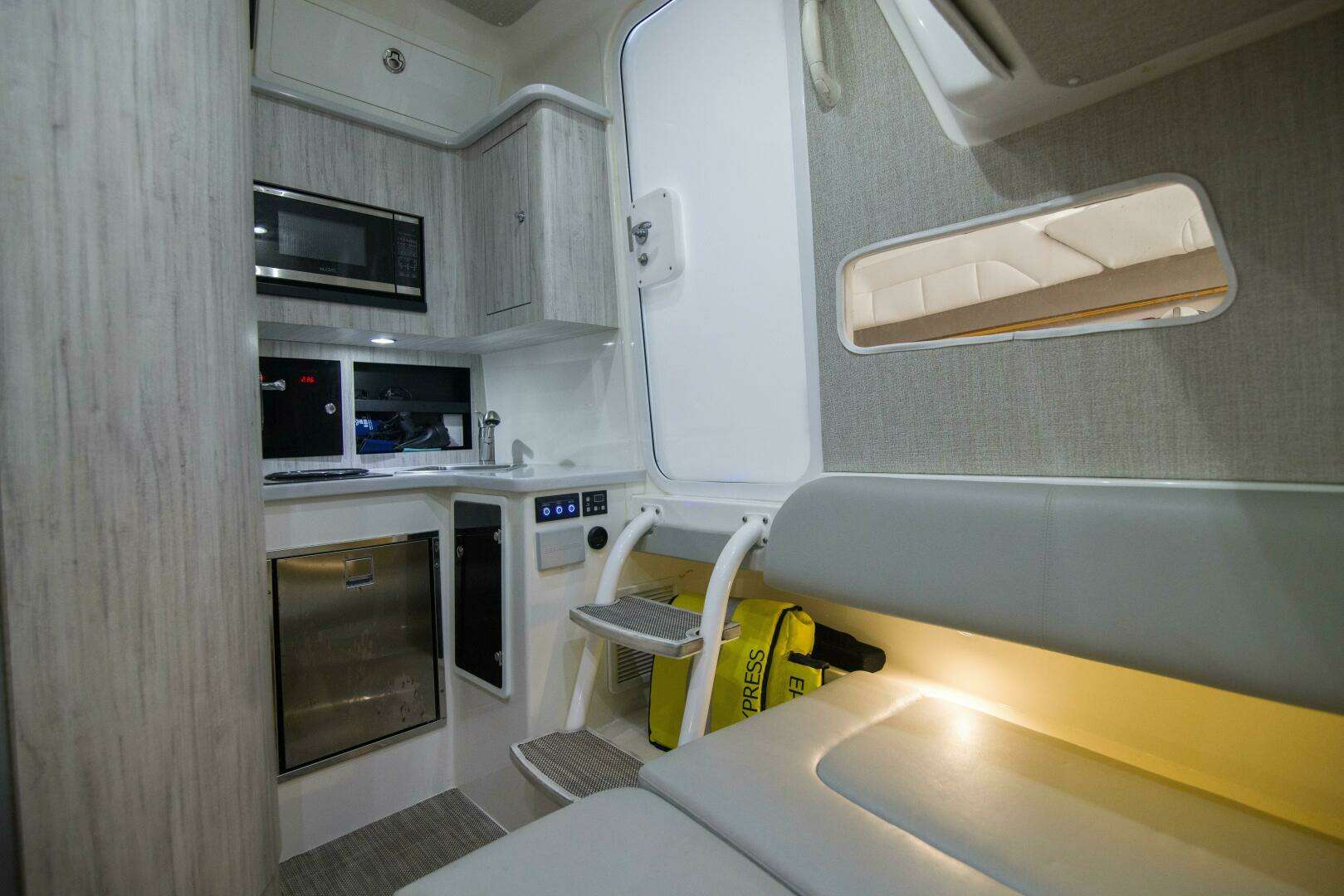 2021 Regulator 41 Center Console - Image 19
