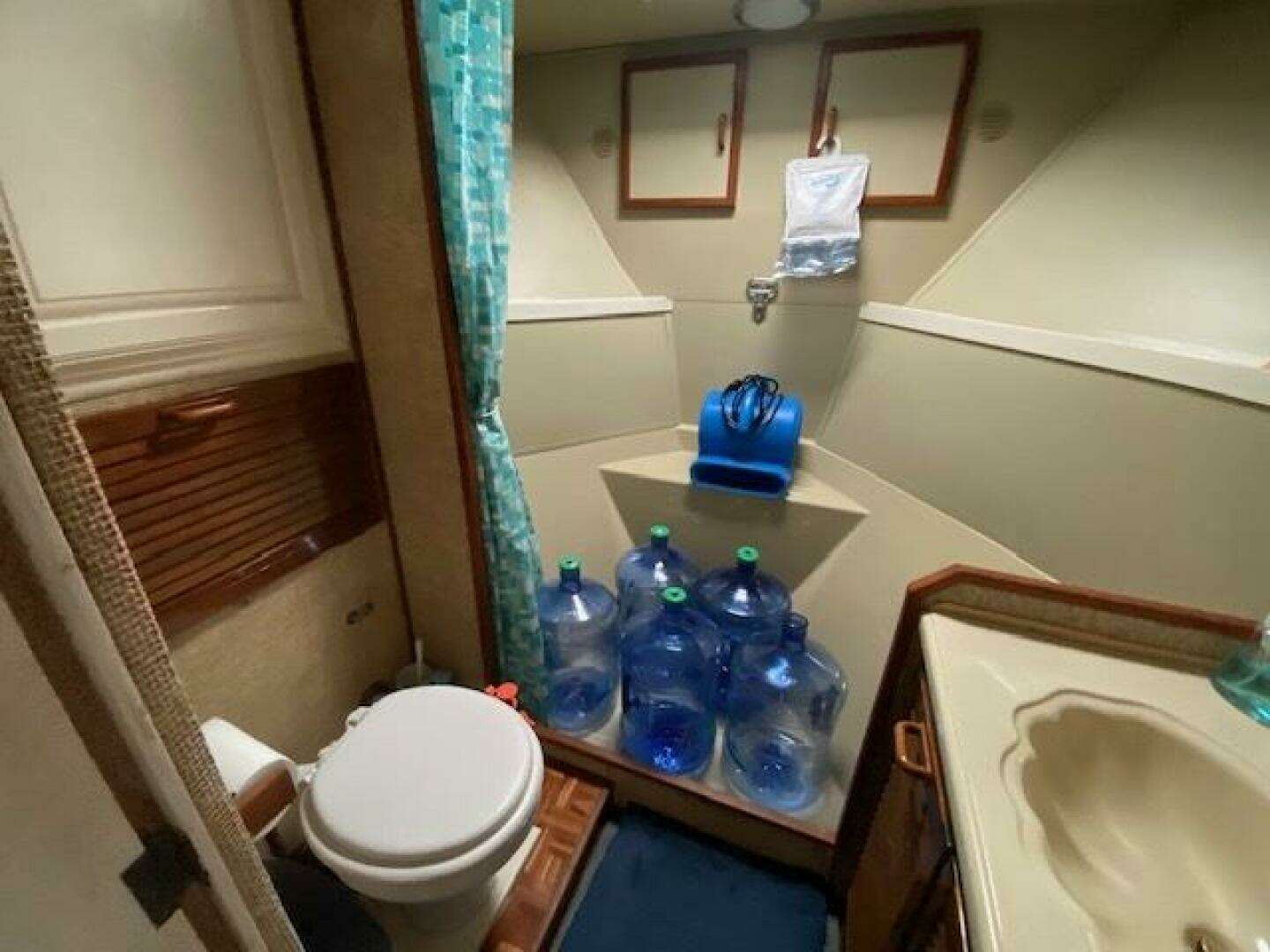 1972 Chris-Craft Commander Flush Deck - Image 28