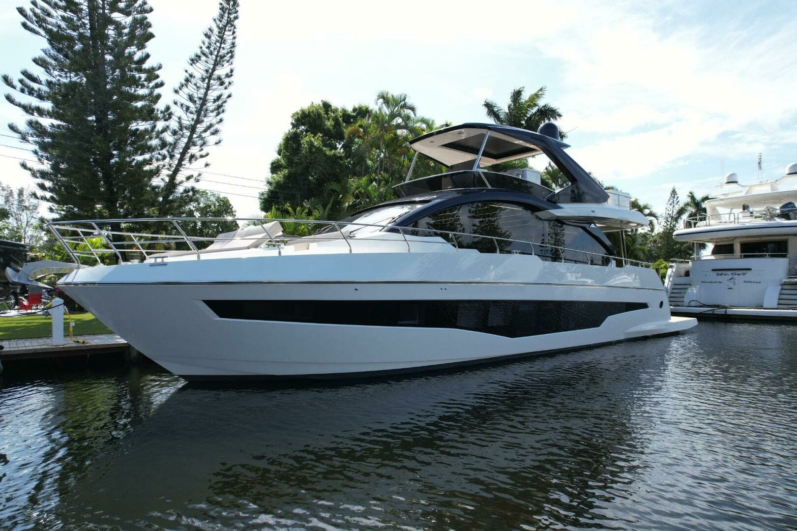 2024 Astondoa 66 Flybridge - Image 2