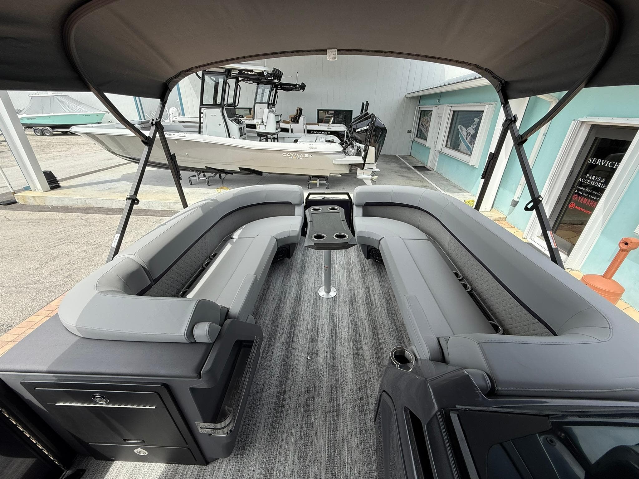 2026 Bennington 24 MSB pontoon boat with spacious seating and modern design.