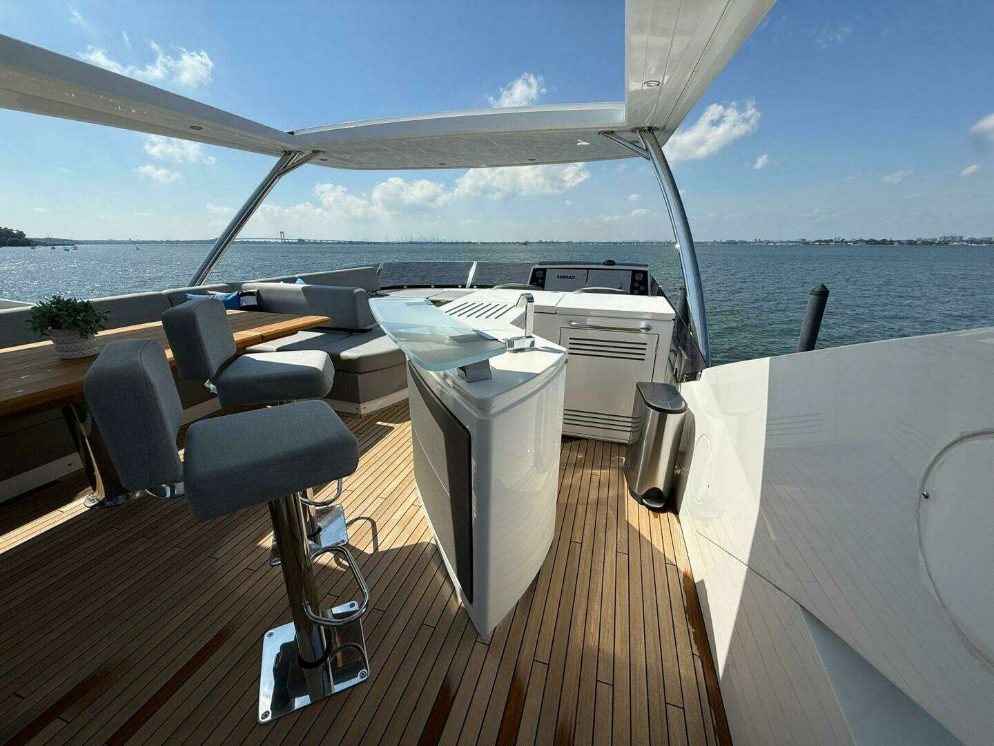 2021 Sunseeker 76 Yacht - Image 9