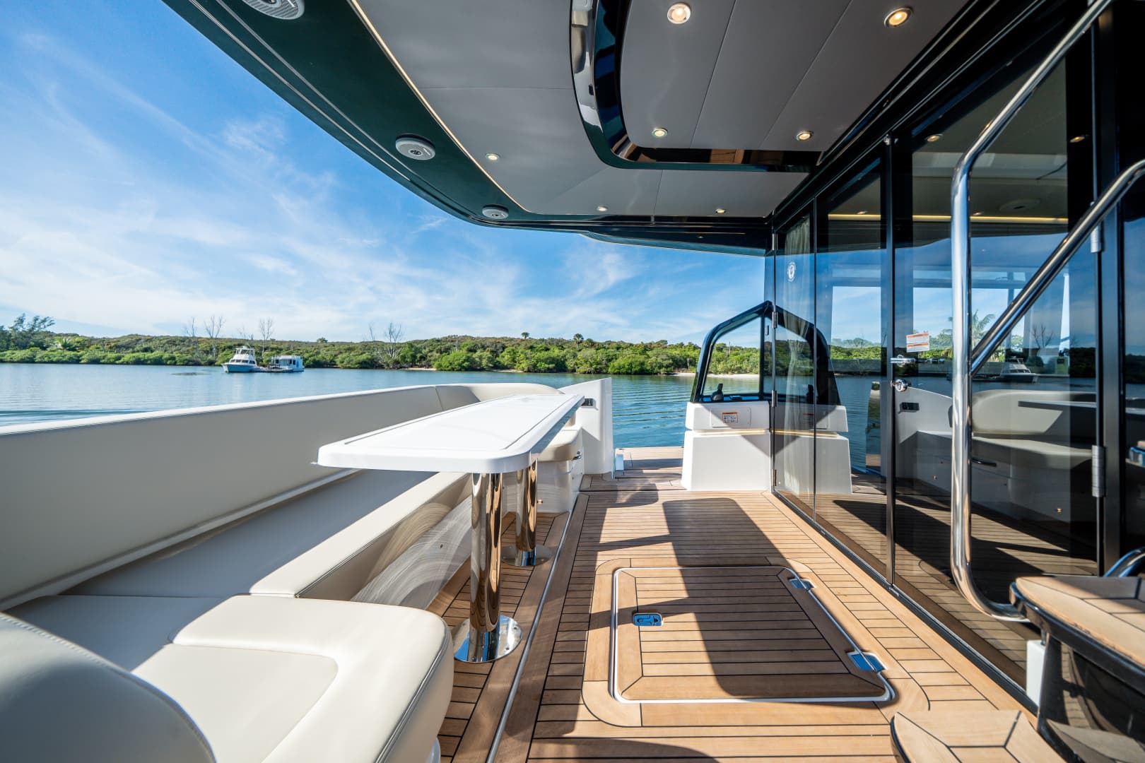 2026 Cruisers Yachts 57 FLY - Image 14