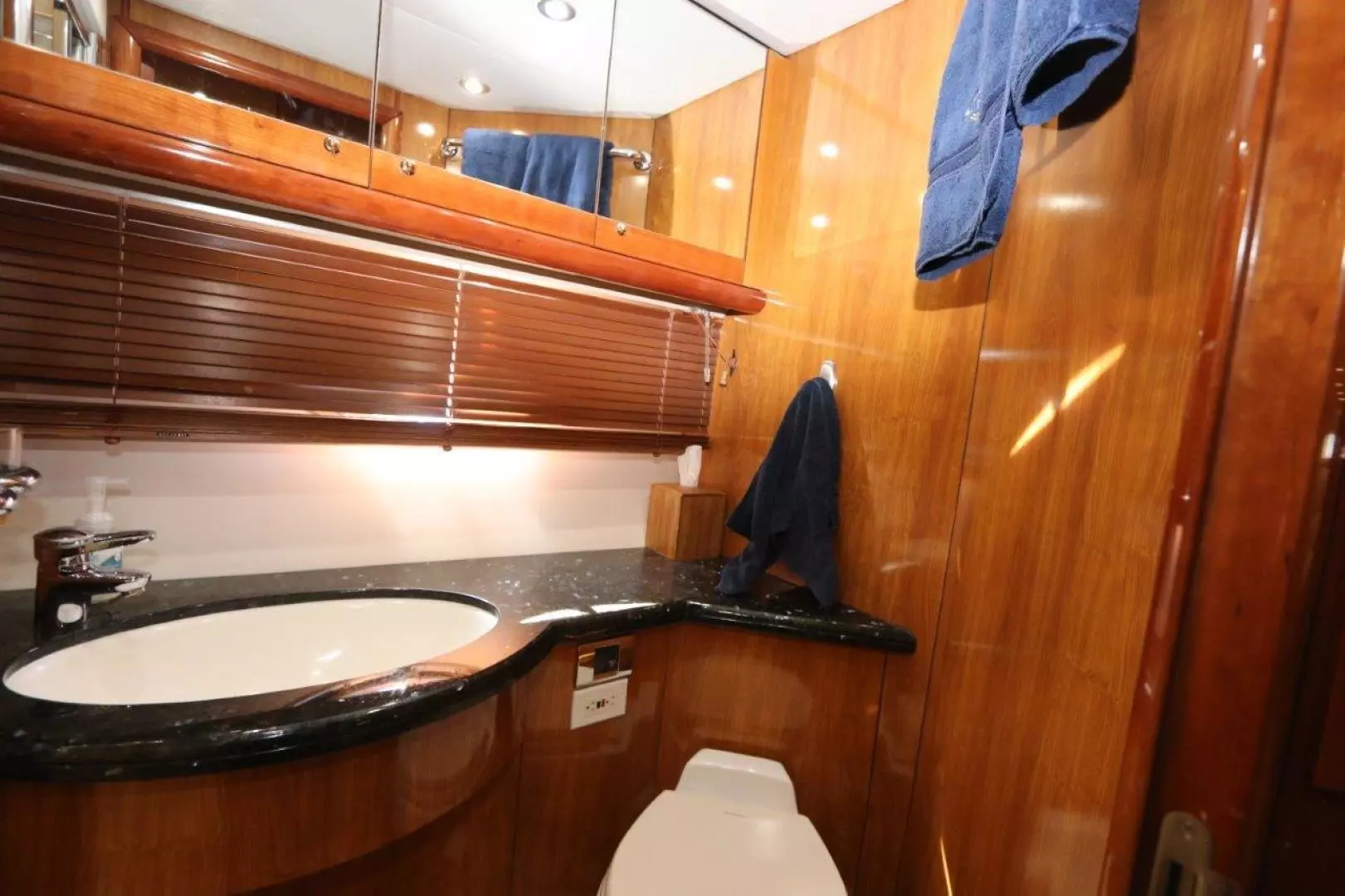 2004 Sunseeker Predator - Image 36