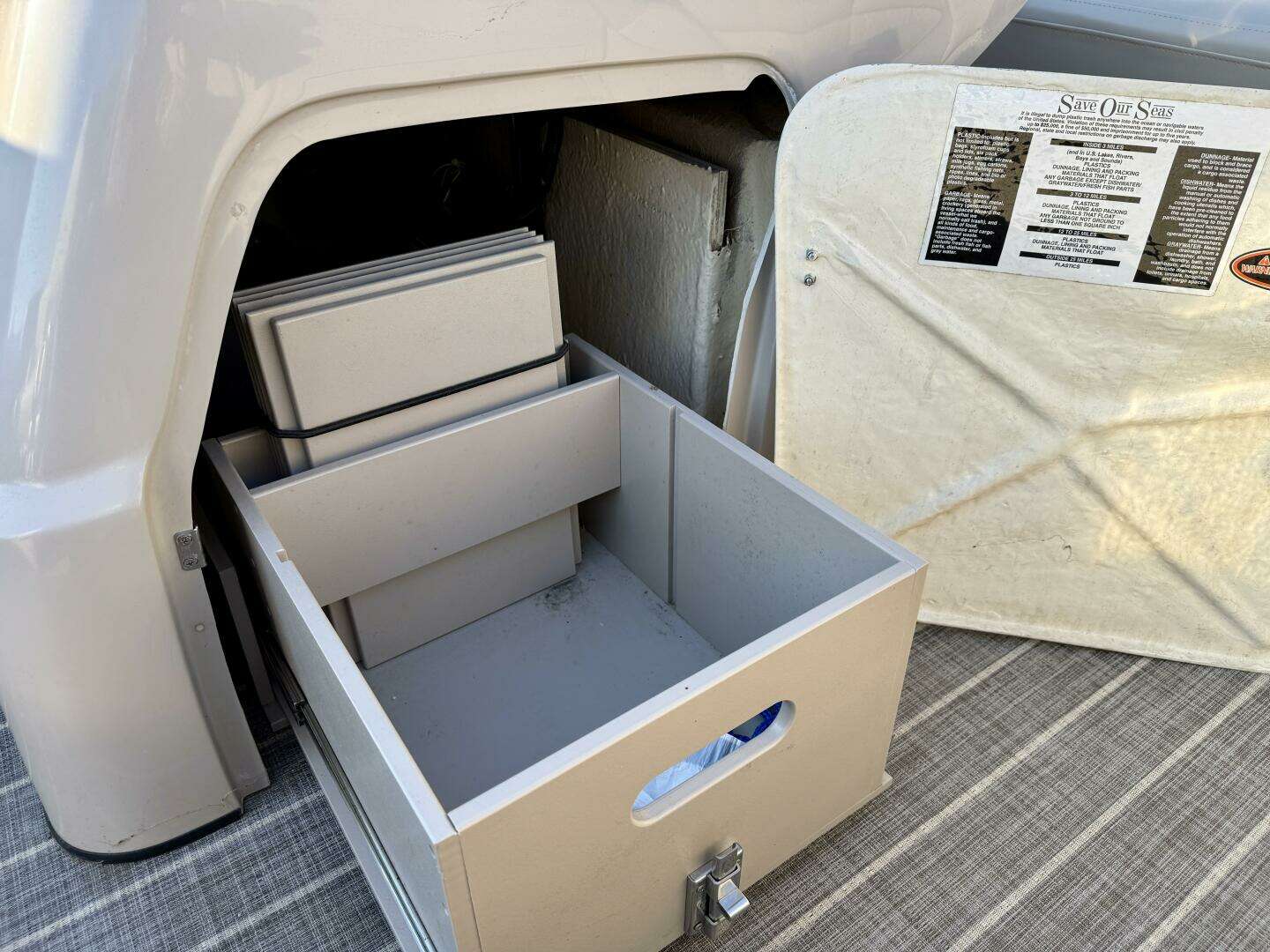 2016 Harris Grand Mariner 250 SLEC Tritoon - Image 29