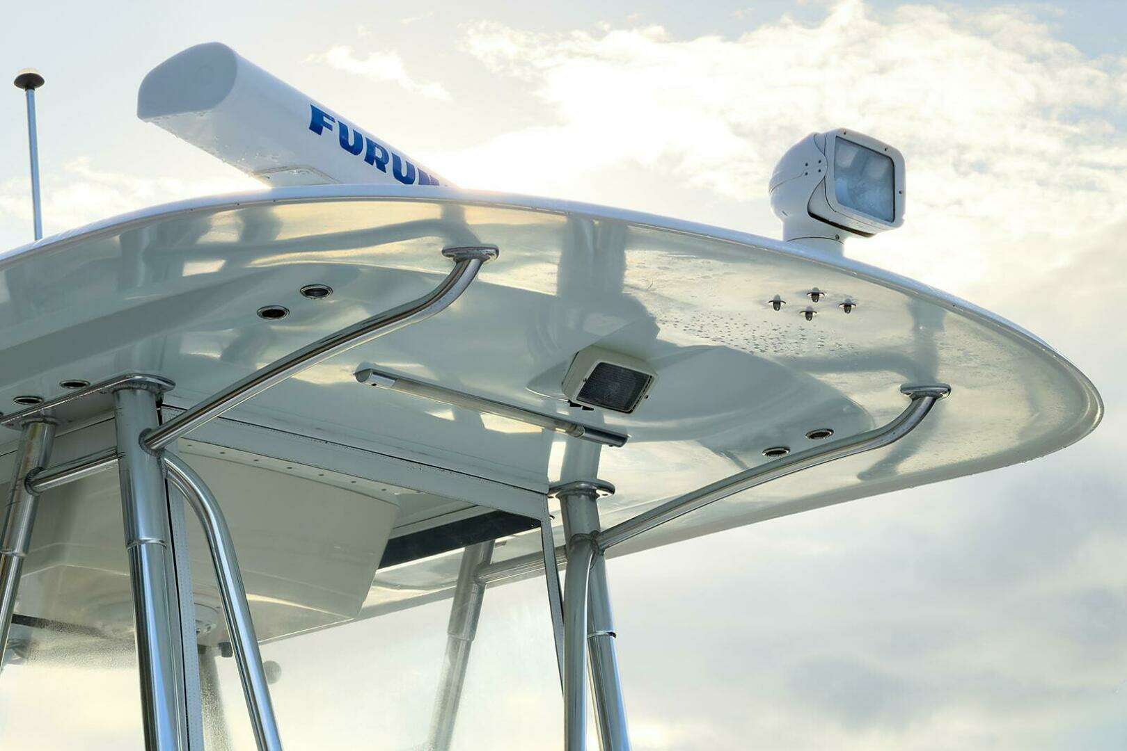 2007 Invincible 33 Open - Image 11