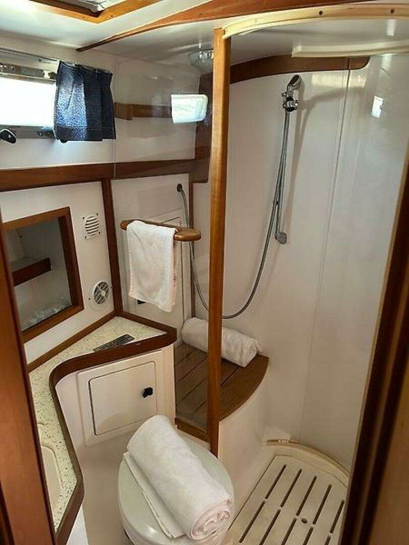 2004 Sabre 42 Express - Image 28