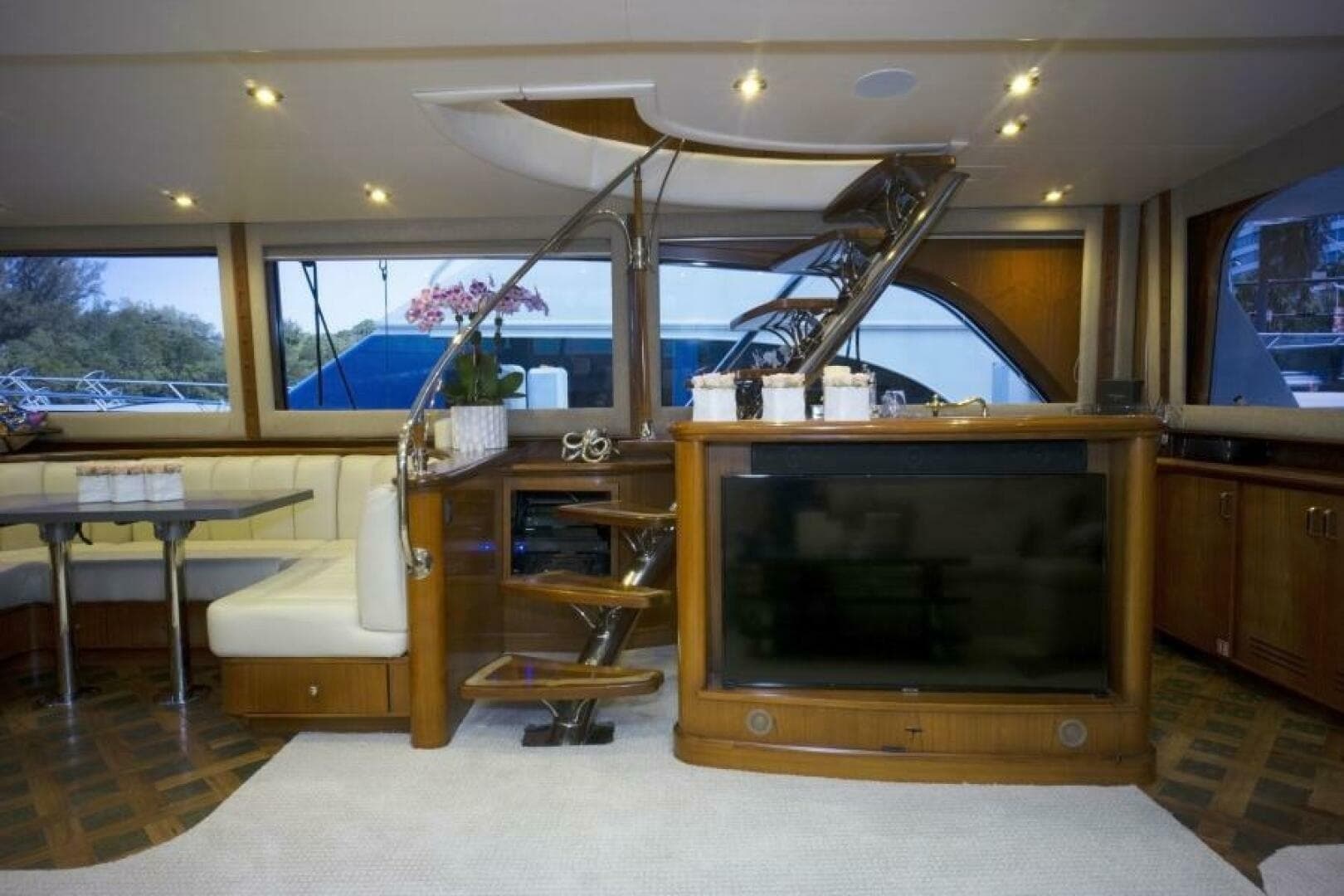 2005 Sea Force IX Enclosed Flybridge - Image 23