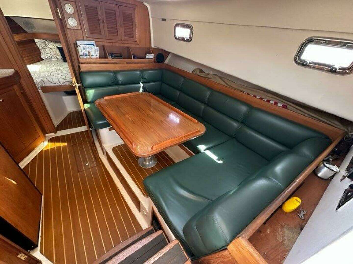 2002 Mainship Pilot 34 - Image 19