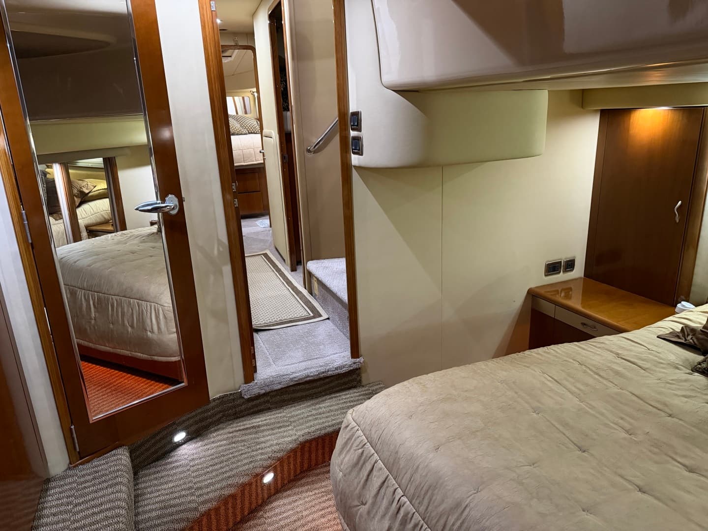 2005 Sea Ray 550 SEDAN BRIDGE - Image 51