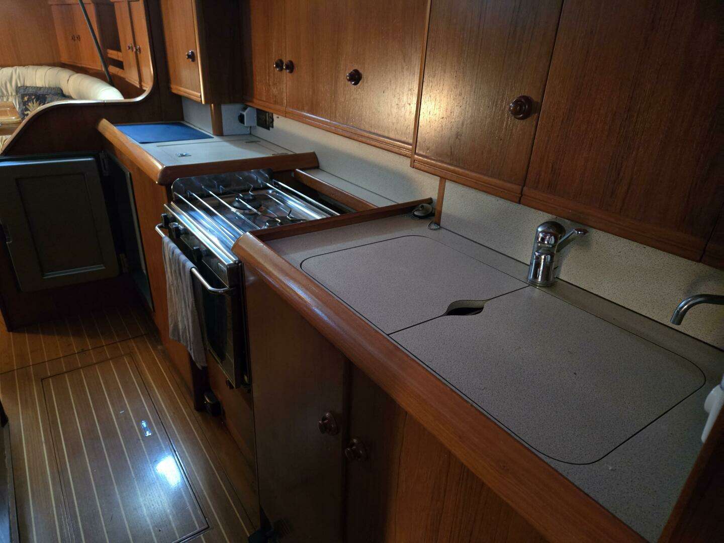 1998 Jeanneau Sun Odyssey 42 Atlantic Cruiser - Image 42