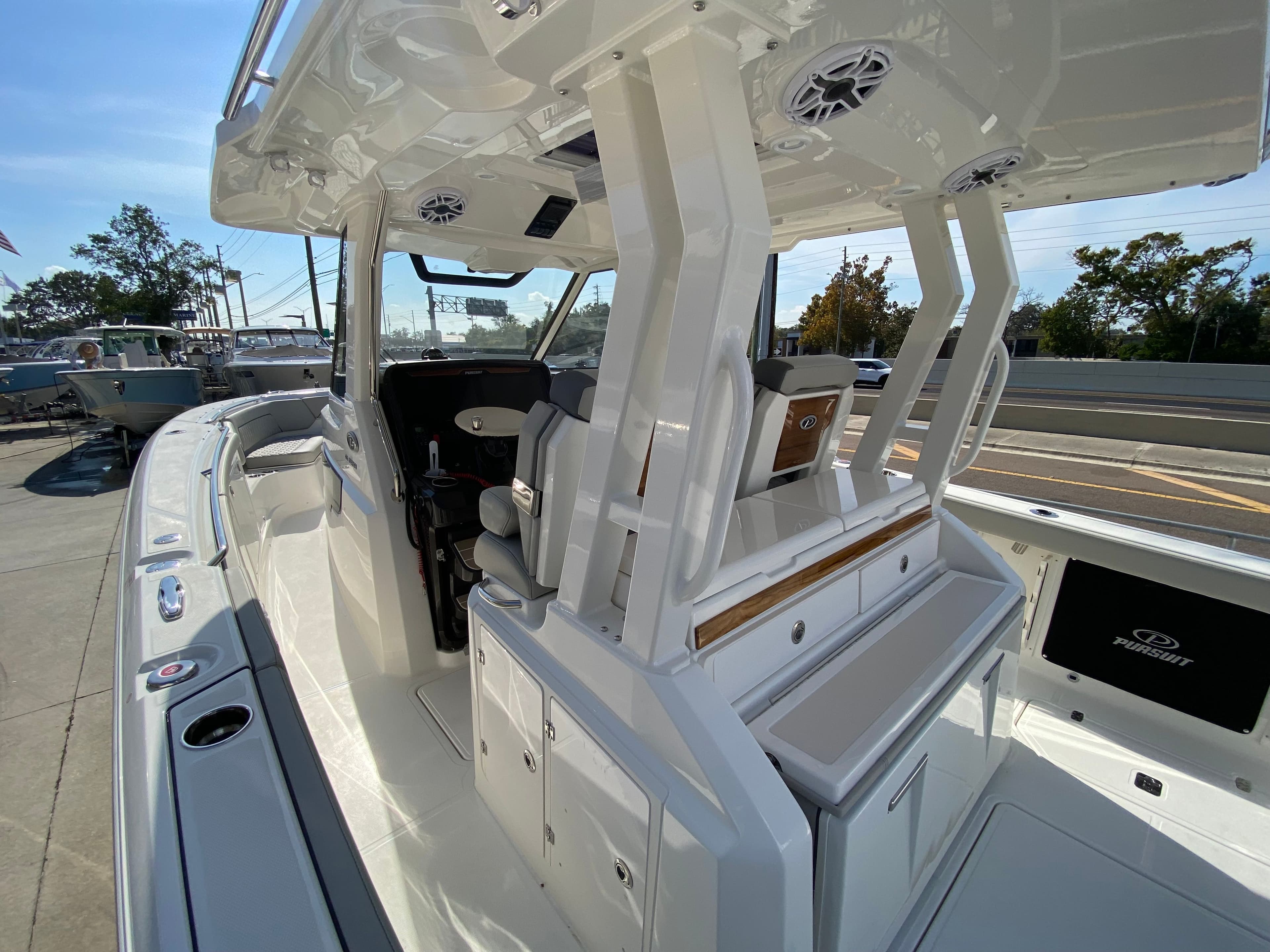 2026 PURSUIT 328 S - Image 27