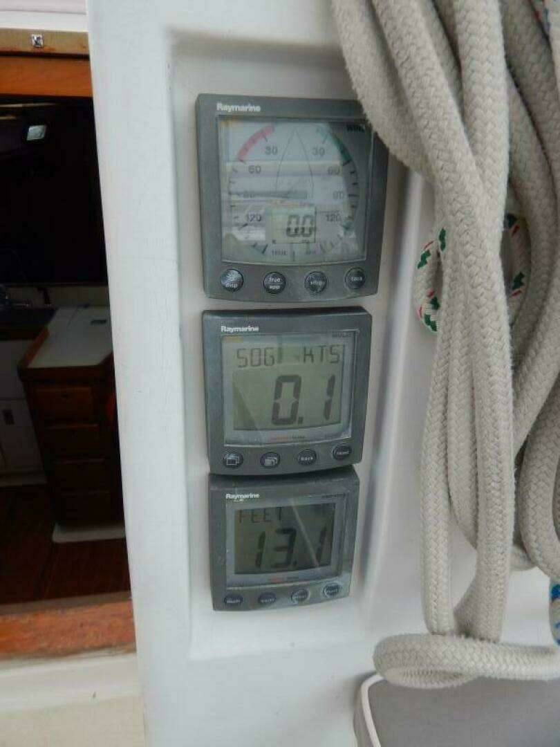 1998 Freedom 40/40 - Image 36