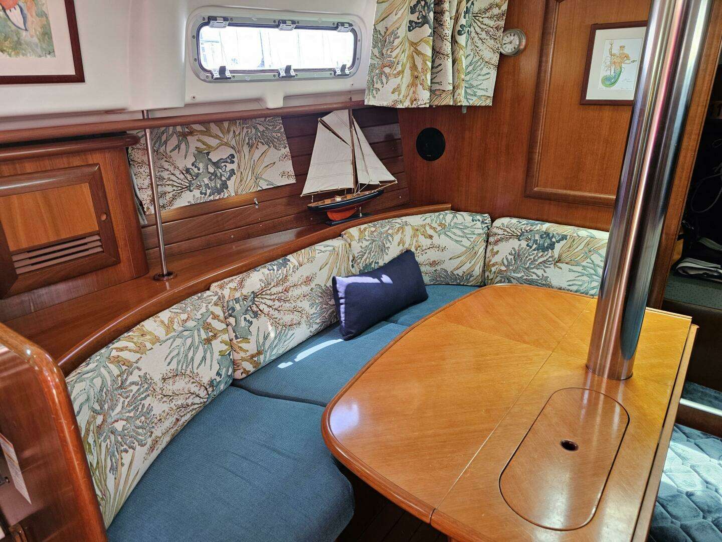 2000 Beneteau 36 Center Cockpit - Image 17