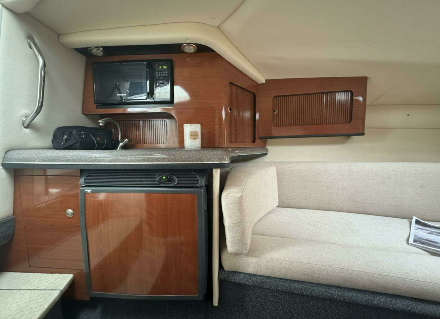 2007 Sea Ray 29SLX with cuddy cabin - Image 22