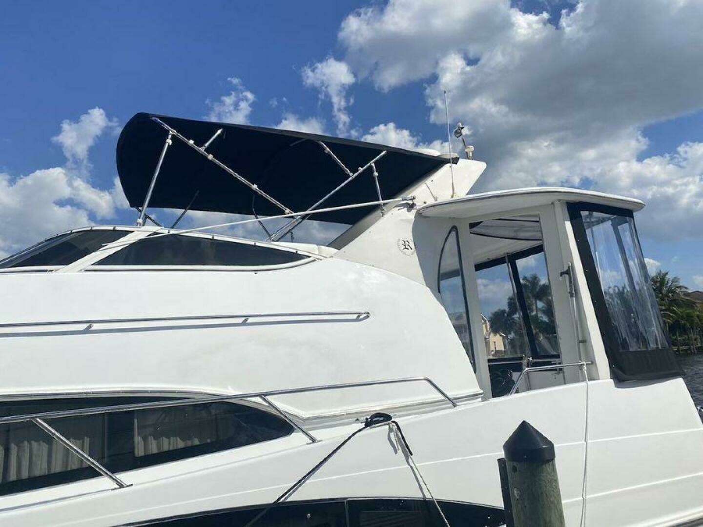 2000 Carver 396 Motor Yacht - Image 10
