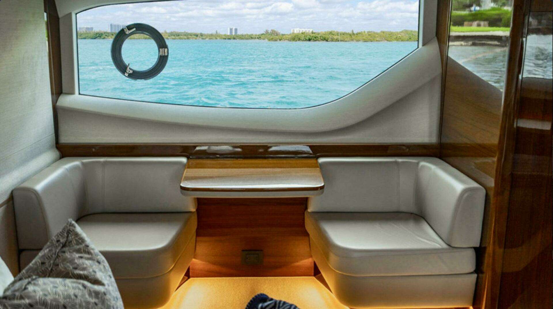 2019 Princess F55 - Image 30