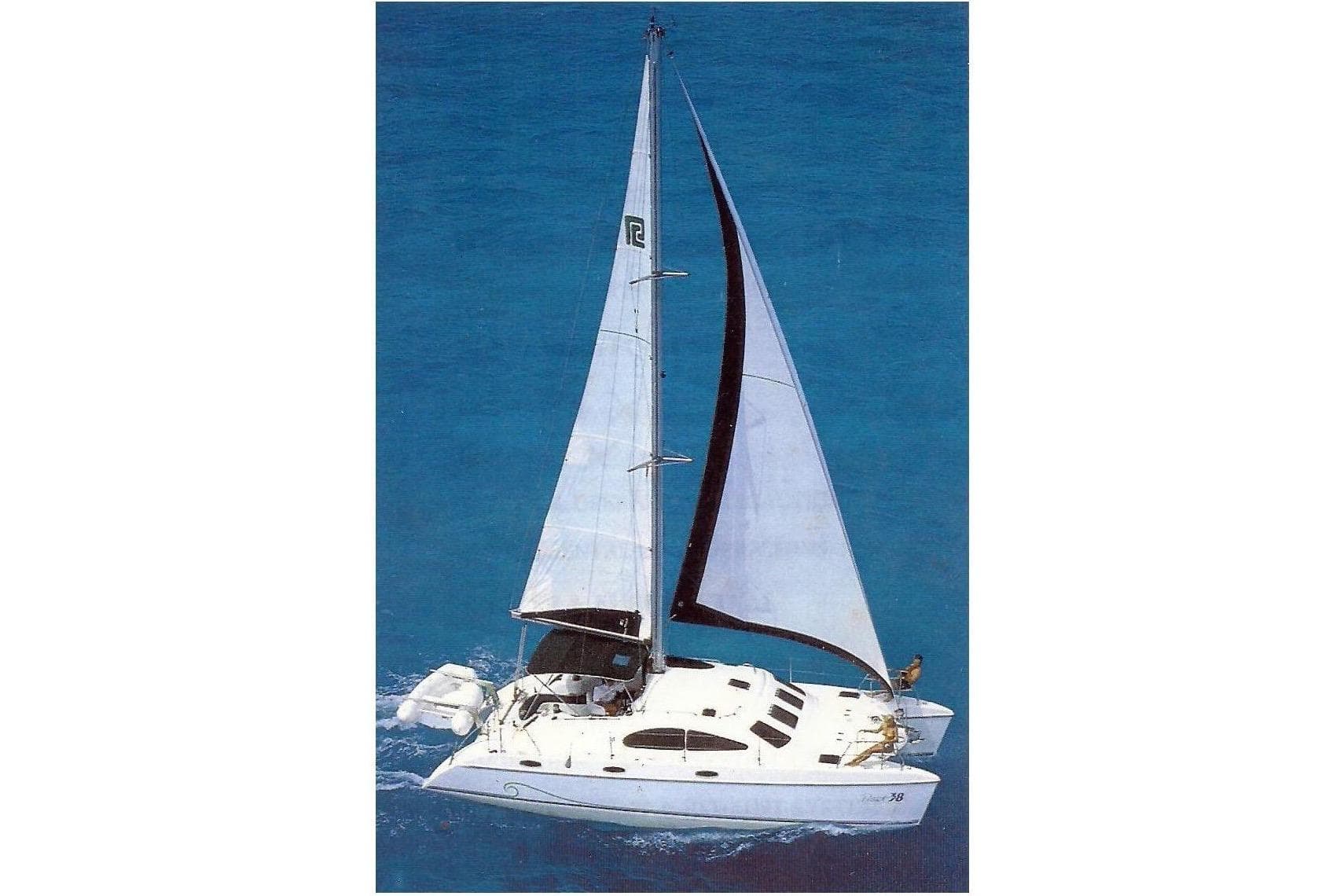1998 Prout 38