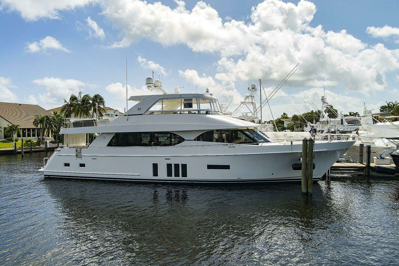 2016 Ocean Alexander 85 E - Image 16