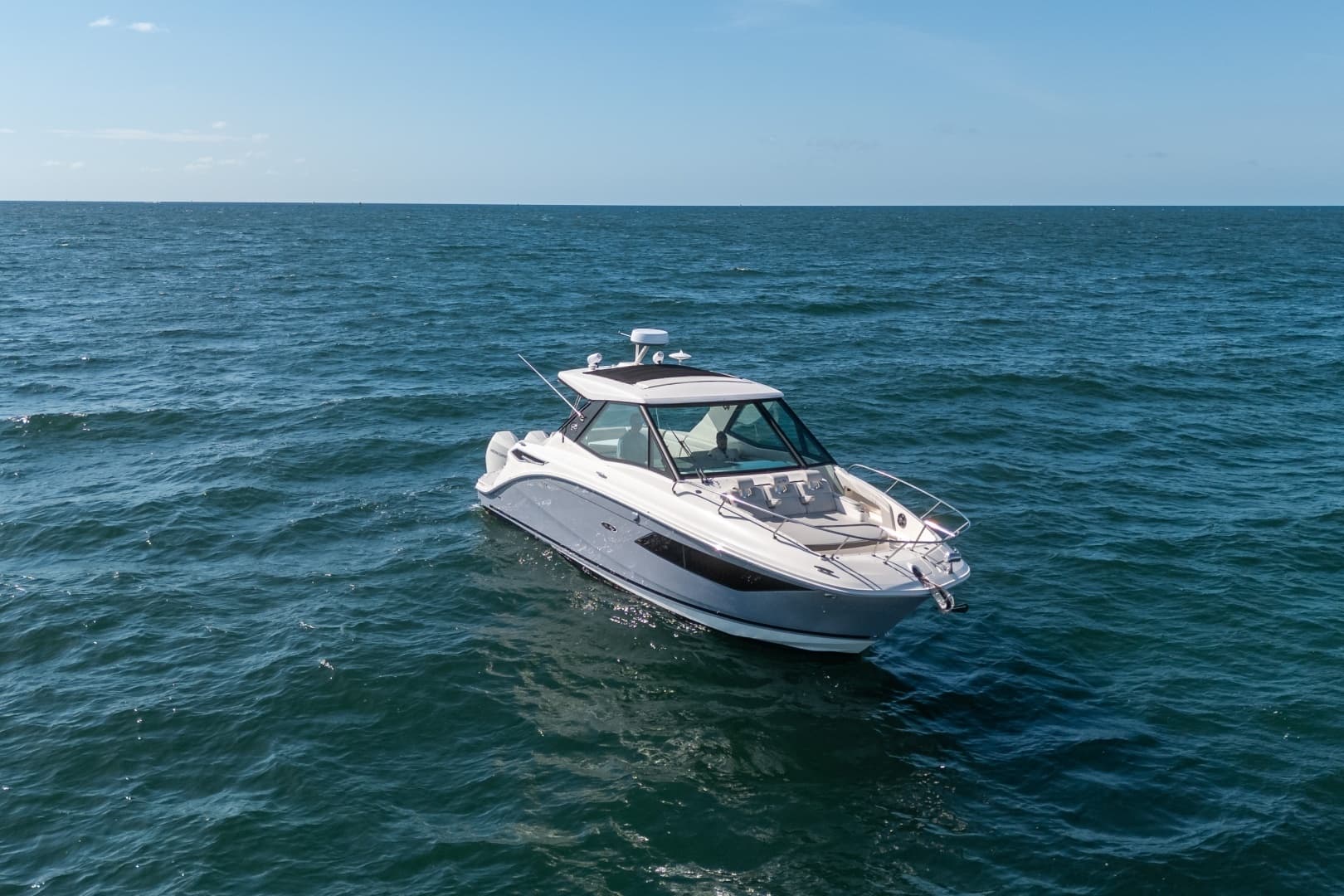 2021 Sea Ray 320 Sundancer - Image 38