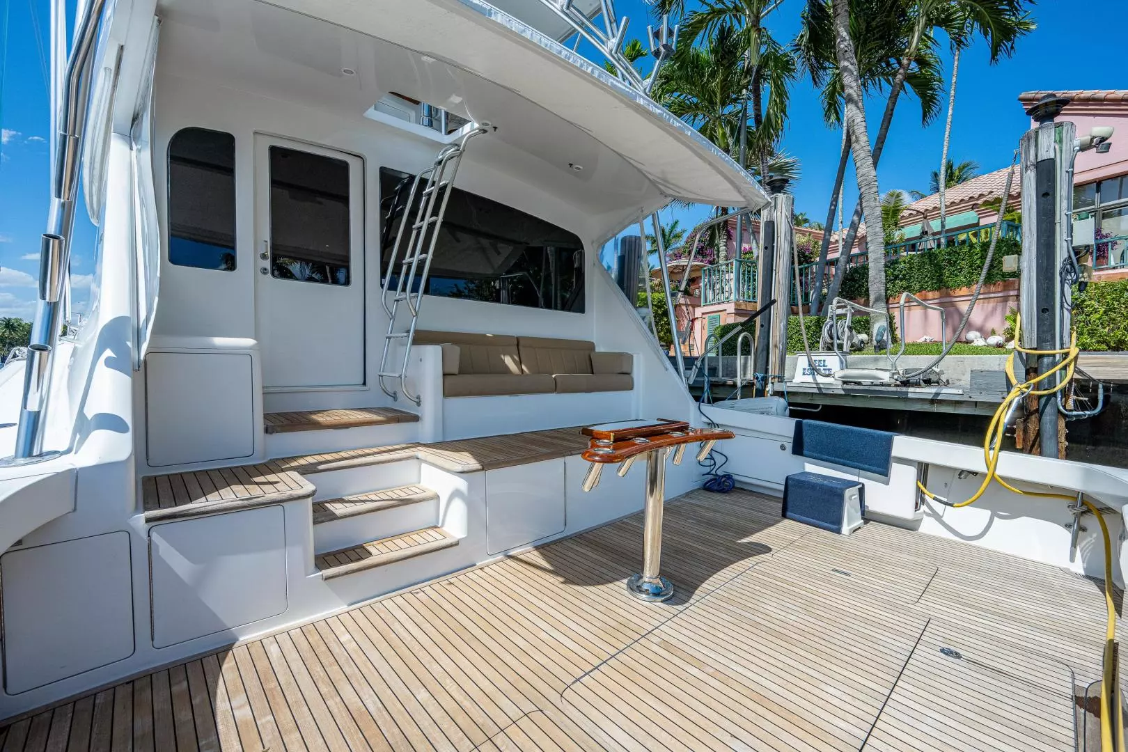 2005 Viking 74 Convertible - Image 48