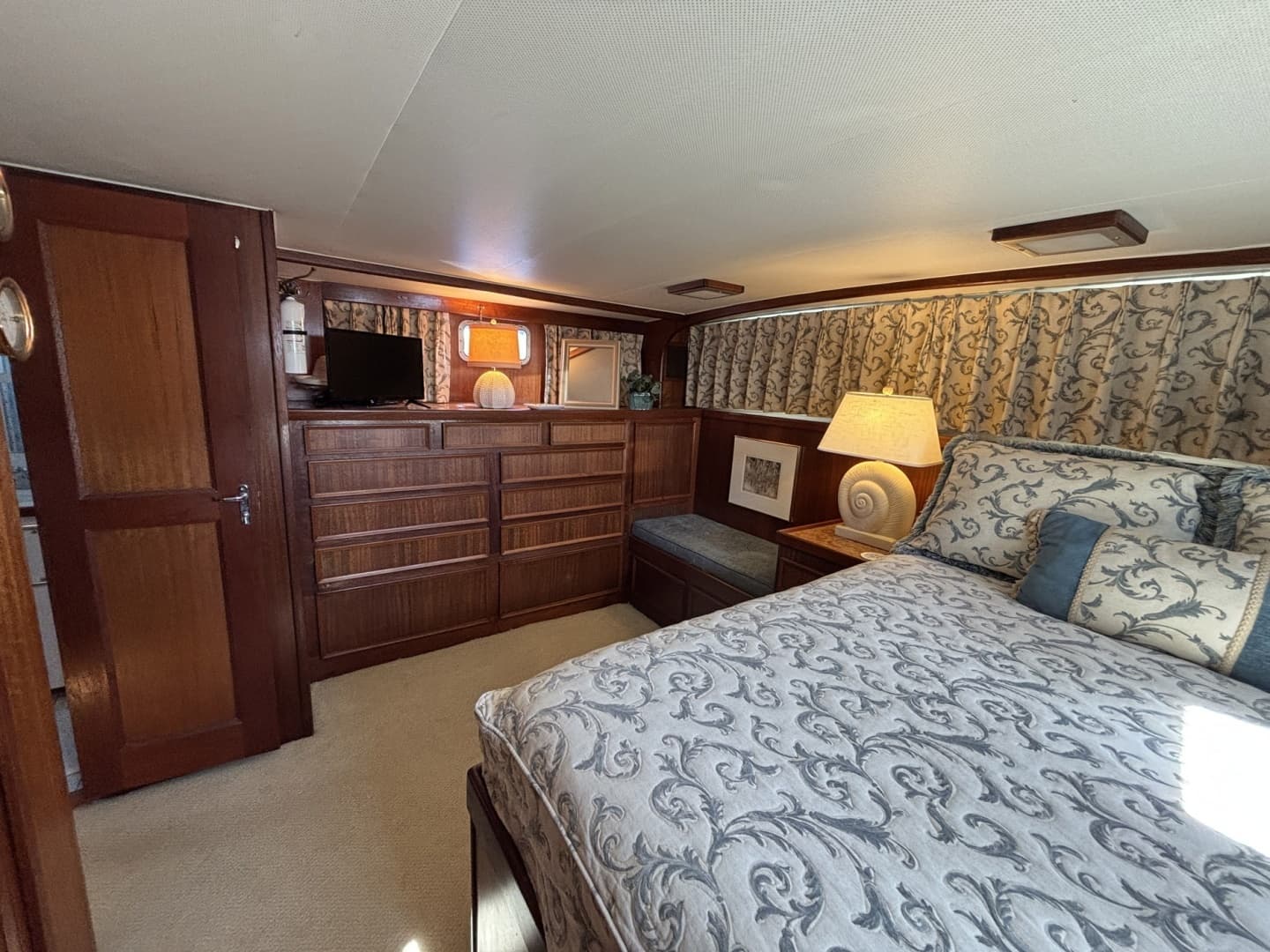 1979 Hatteras Motor Yacht - Image 37