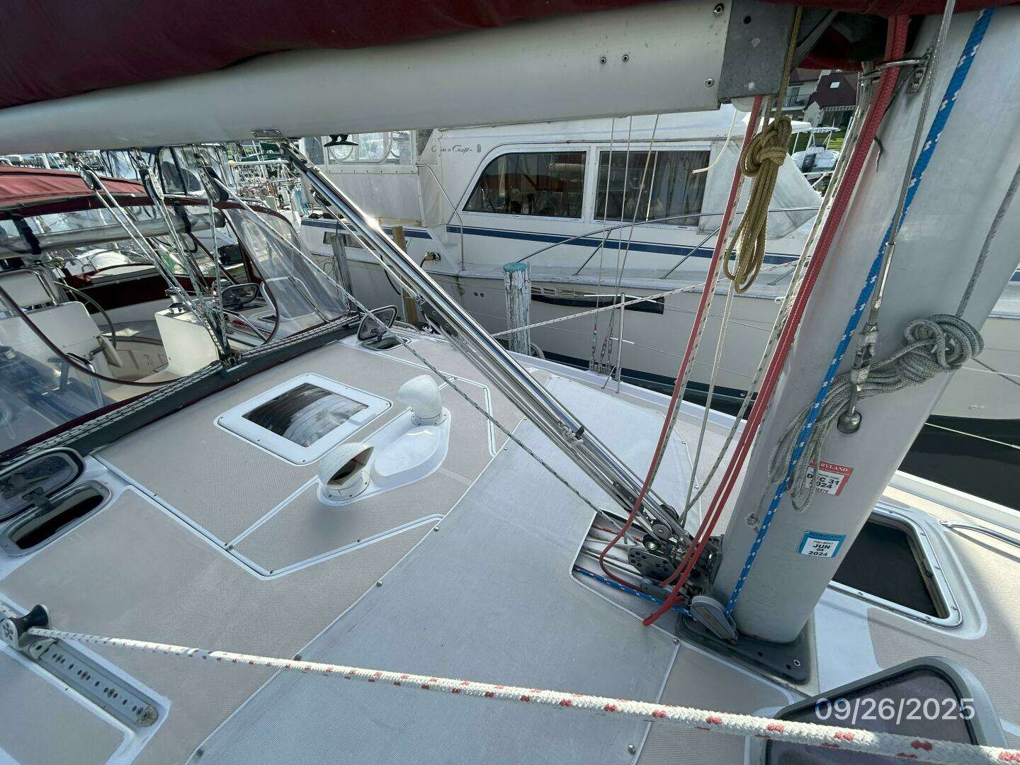 1998 Hunter 376 - Image 21