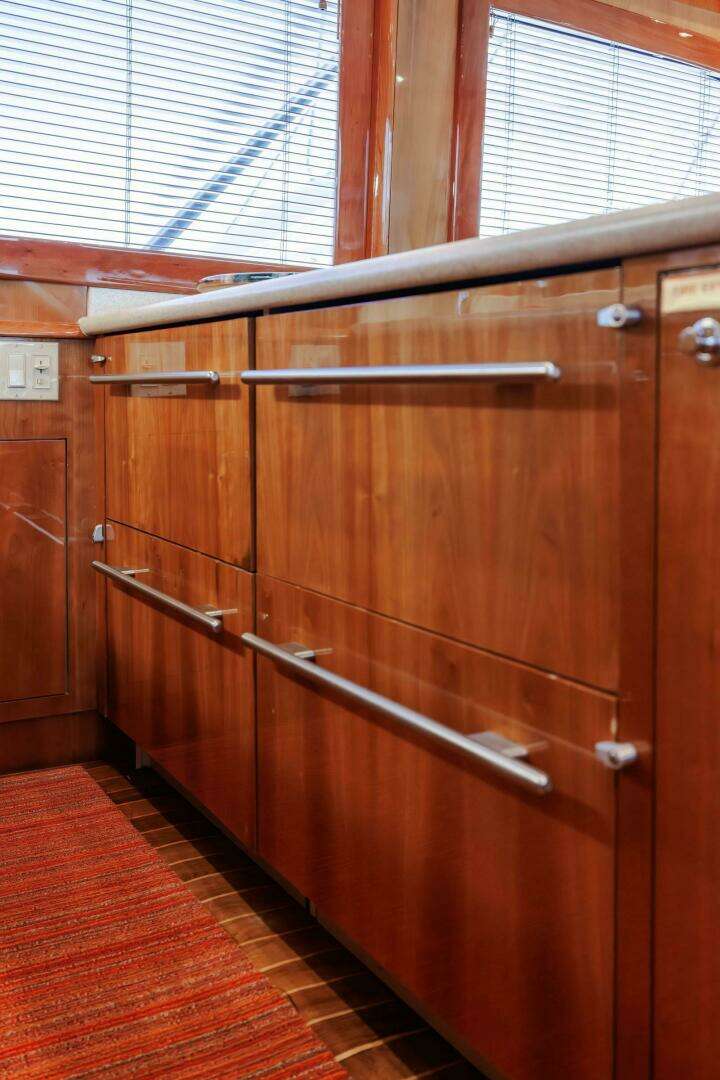2005 Hatteras 50 Convertible - Image 24