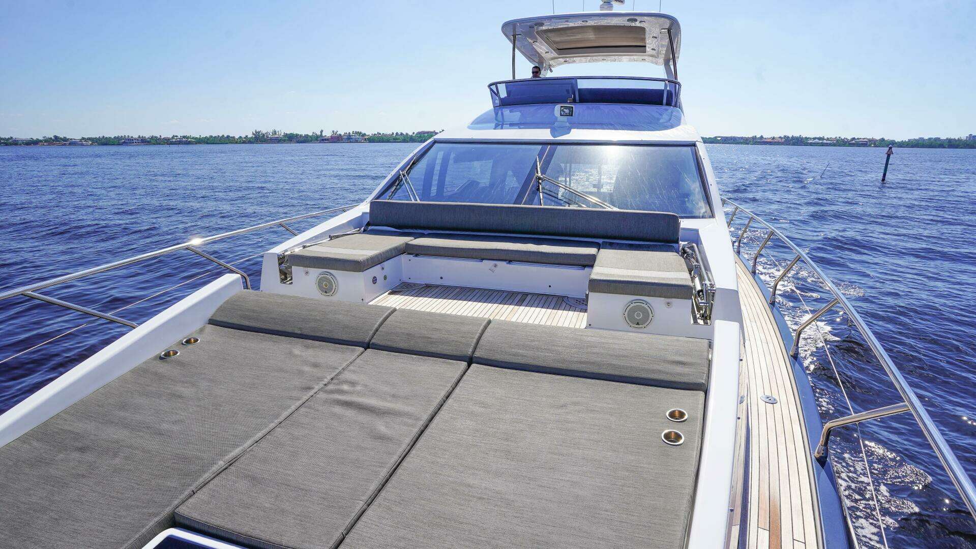 2017 Azimut 66 Flybridge - Image 17