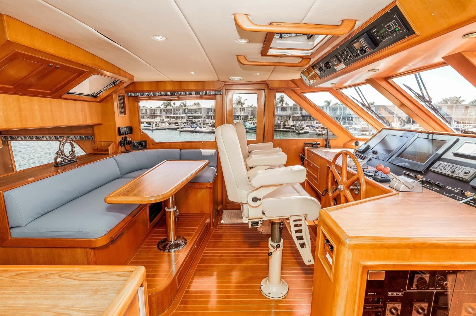2005 Offshore Yachts Pilothouse - Image 26