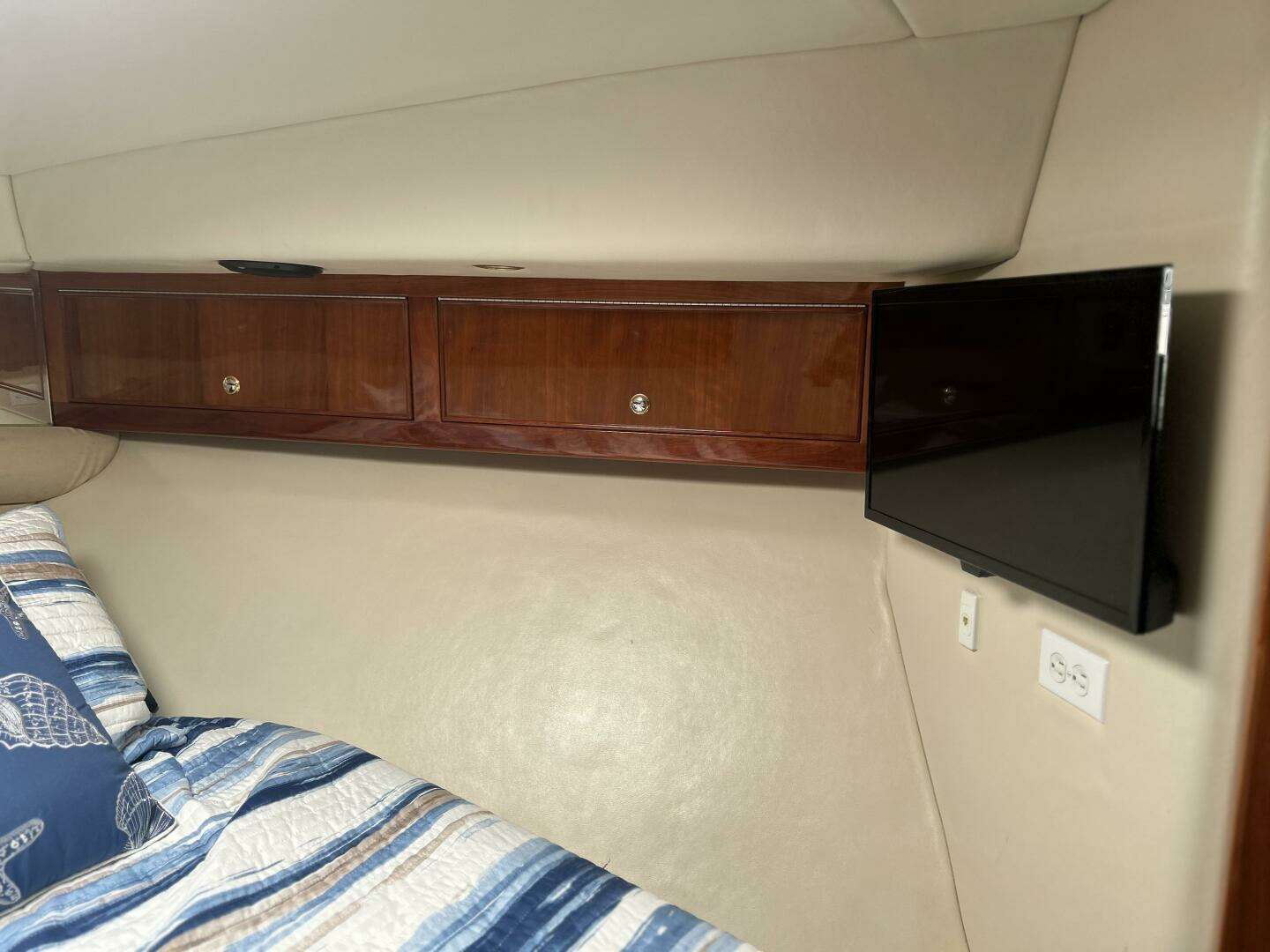 2004 Wellcraft Excalibur - Image 51