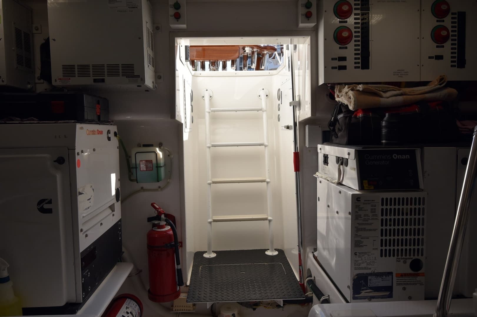 2016 Viking 55 Convertible - Image 51