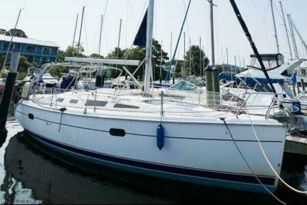 2002 Hunter 356 - Image 1