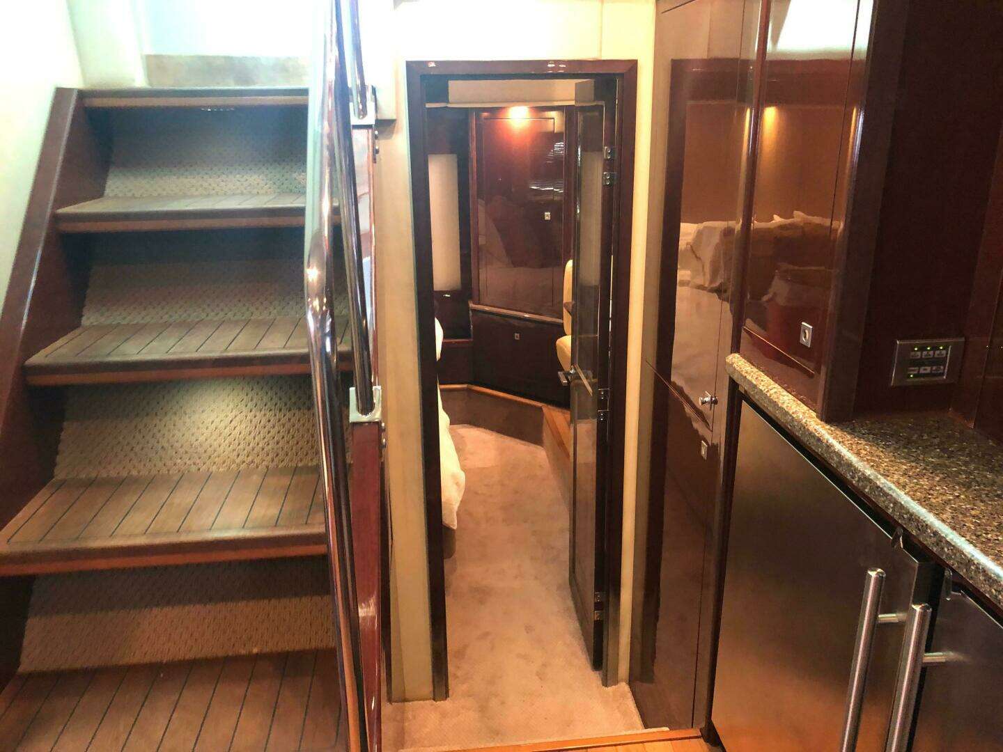 2008 Sea Ray 55 Sundancer - Image 25