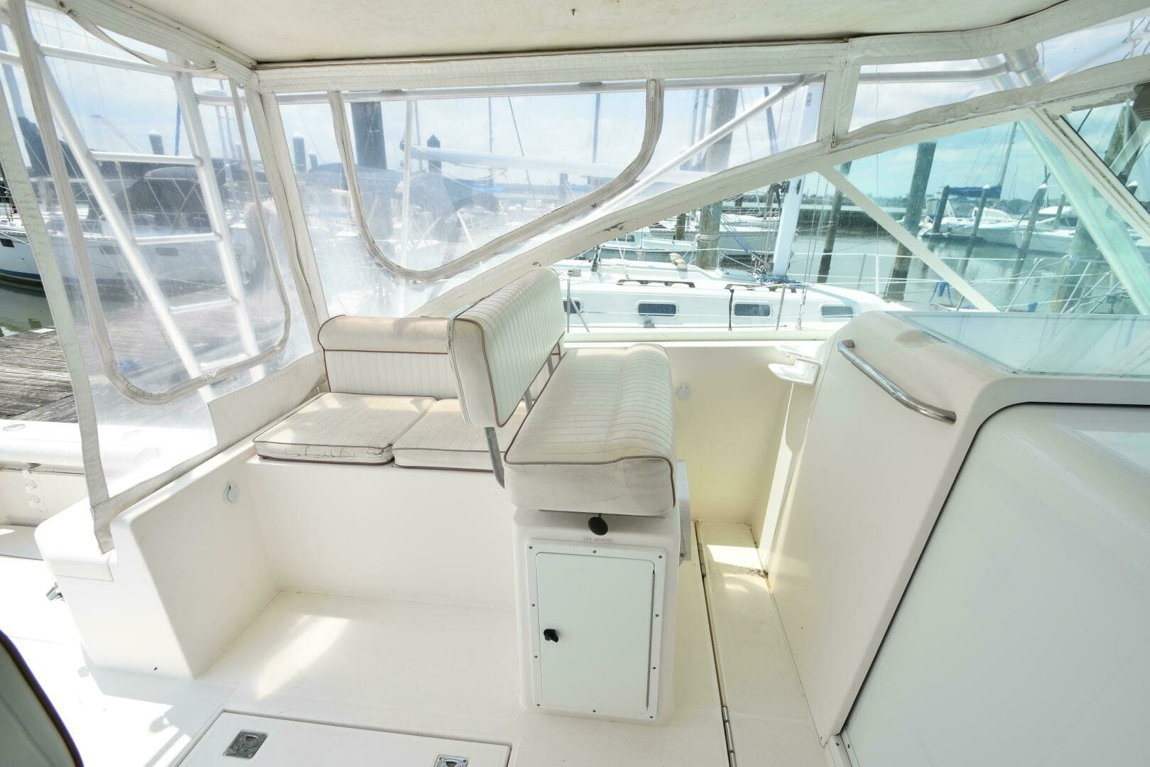 2001 Cabo 35 Express - Image 15