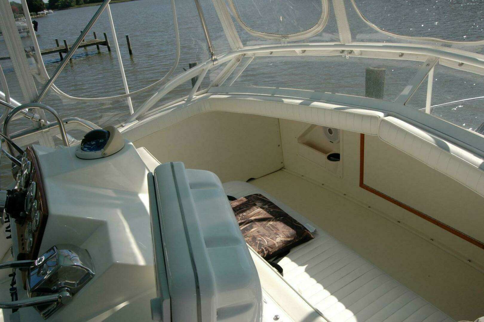 1987 Bertram 33 Sport Fisherman - Image 41