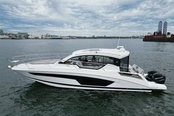 2022 Four Winns V355 Coupe