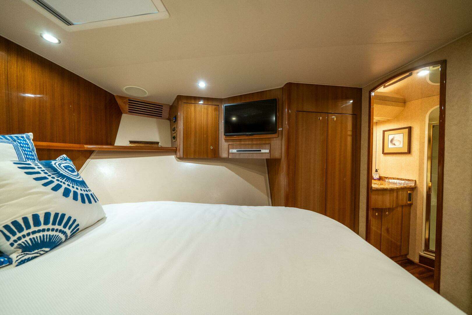 2006 Viking 68 Convertible - Image 37