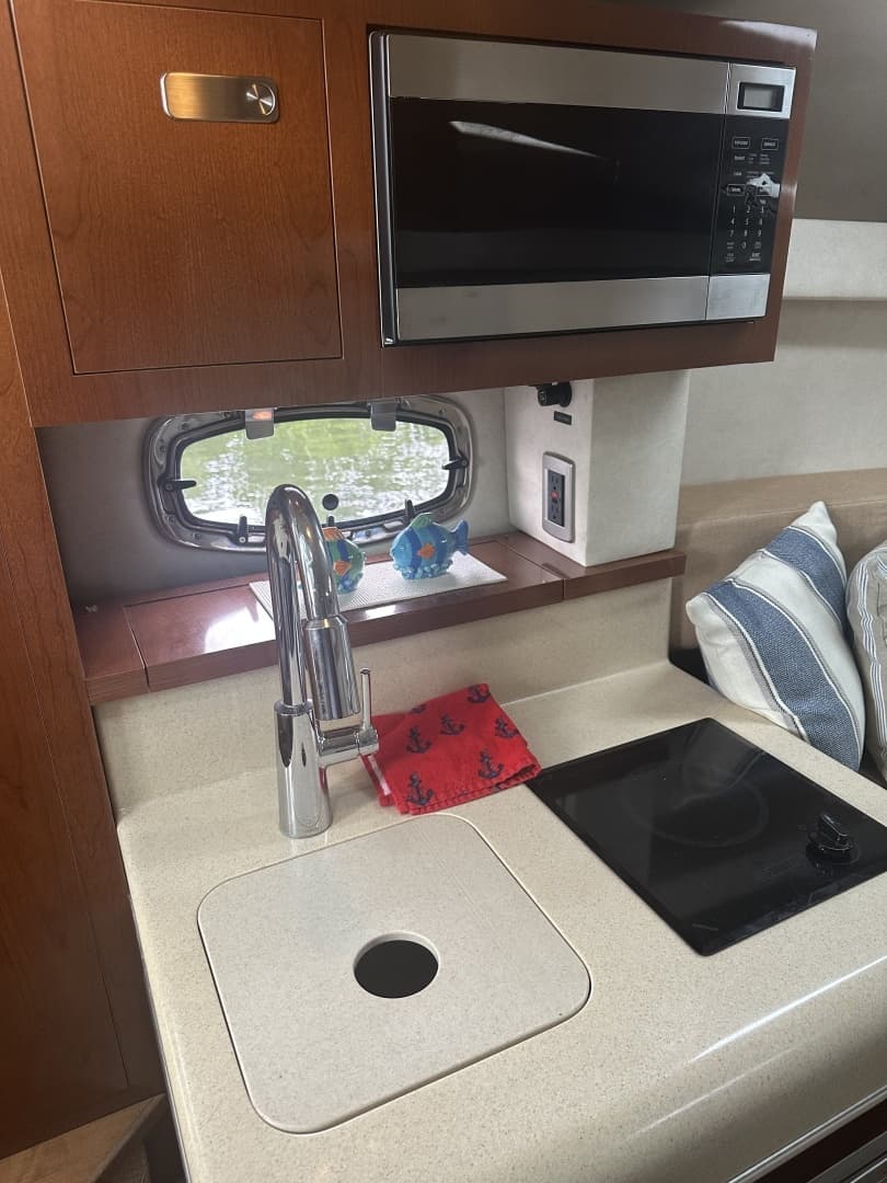 2011 Sea Ray 260 Sundancer - Image 16