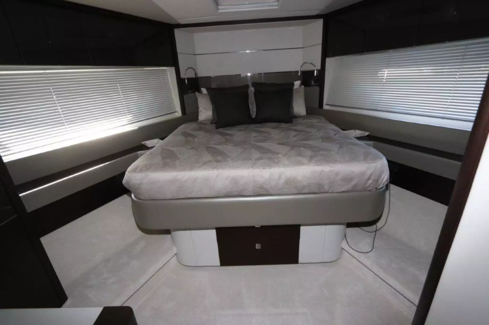 2018 Sunseeker Predator - Image 37