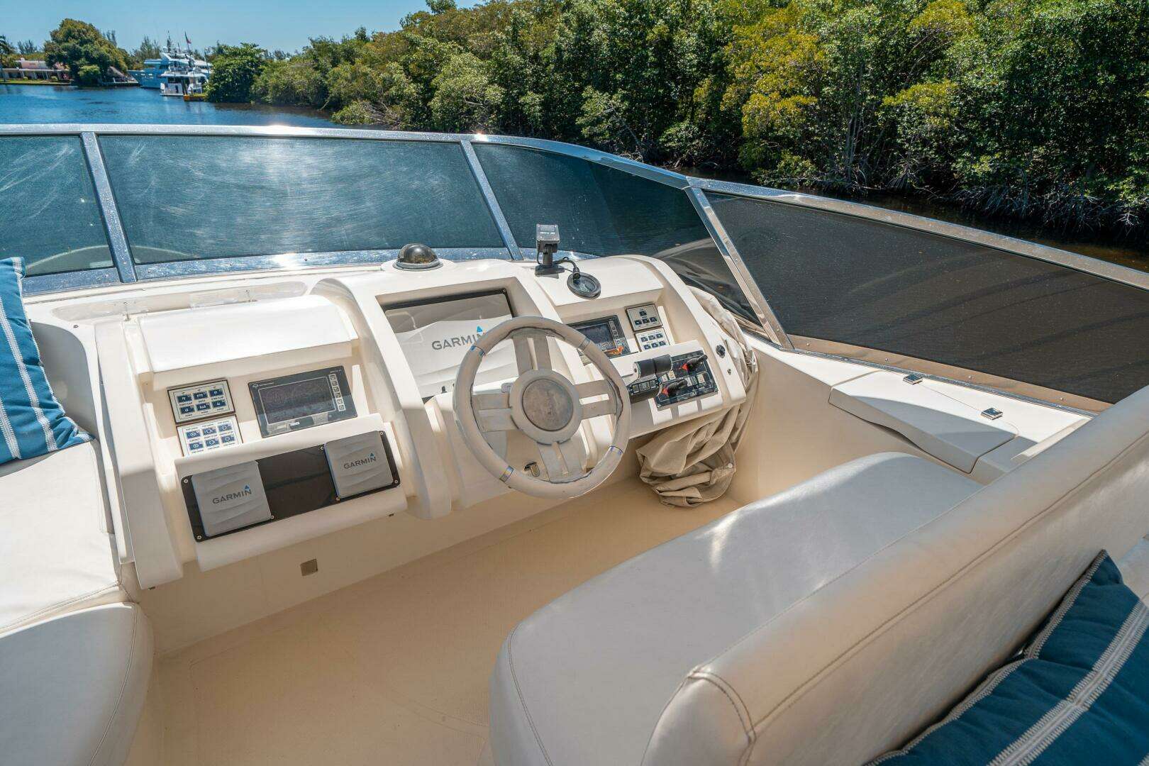2010 Azimut 75 Fly - Image 18