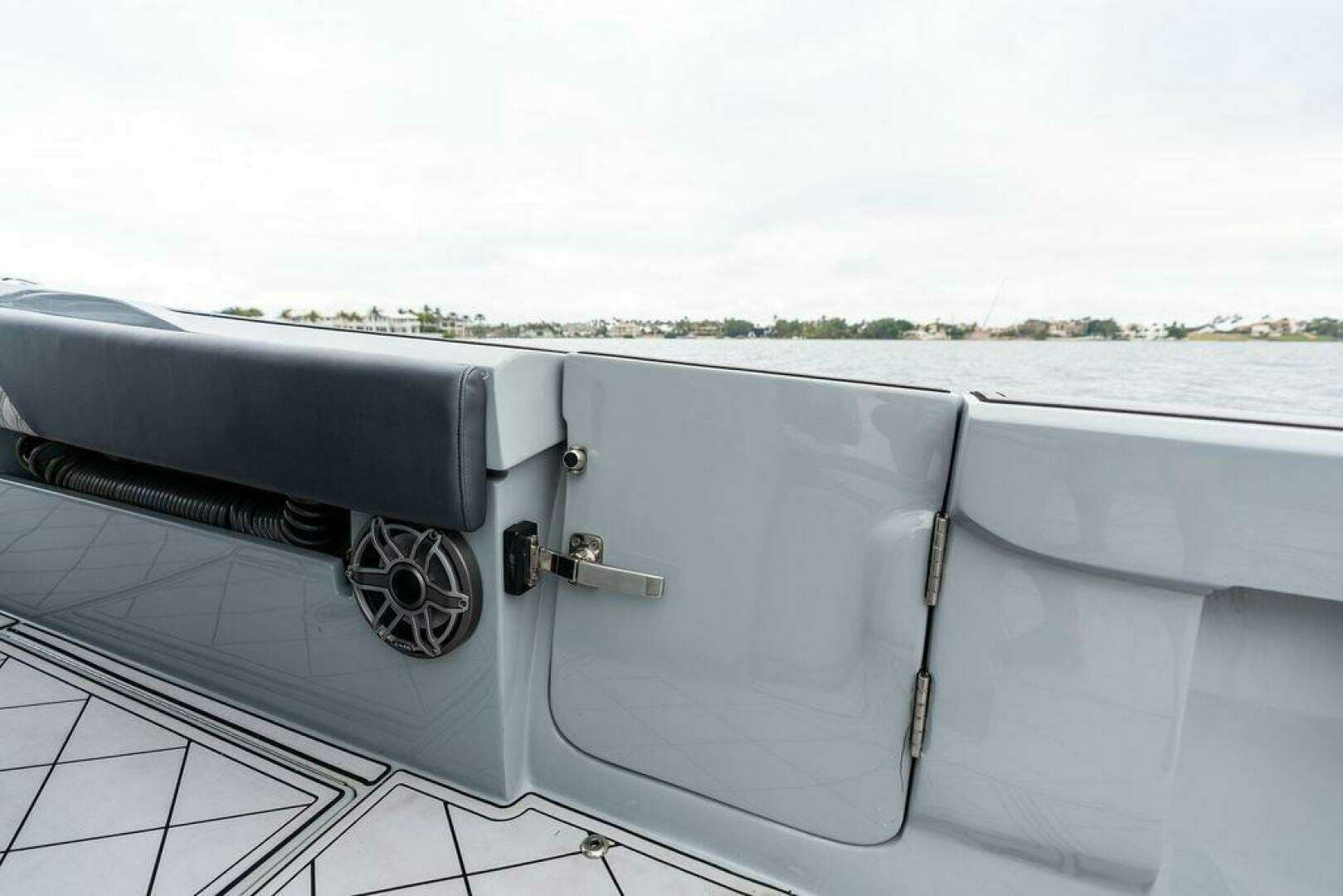 2020 Front Runner 39 CC - Image 13