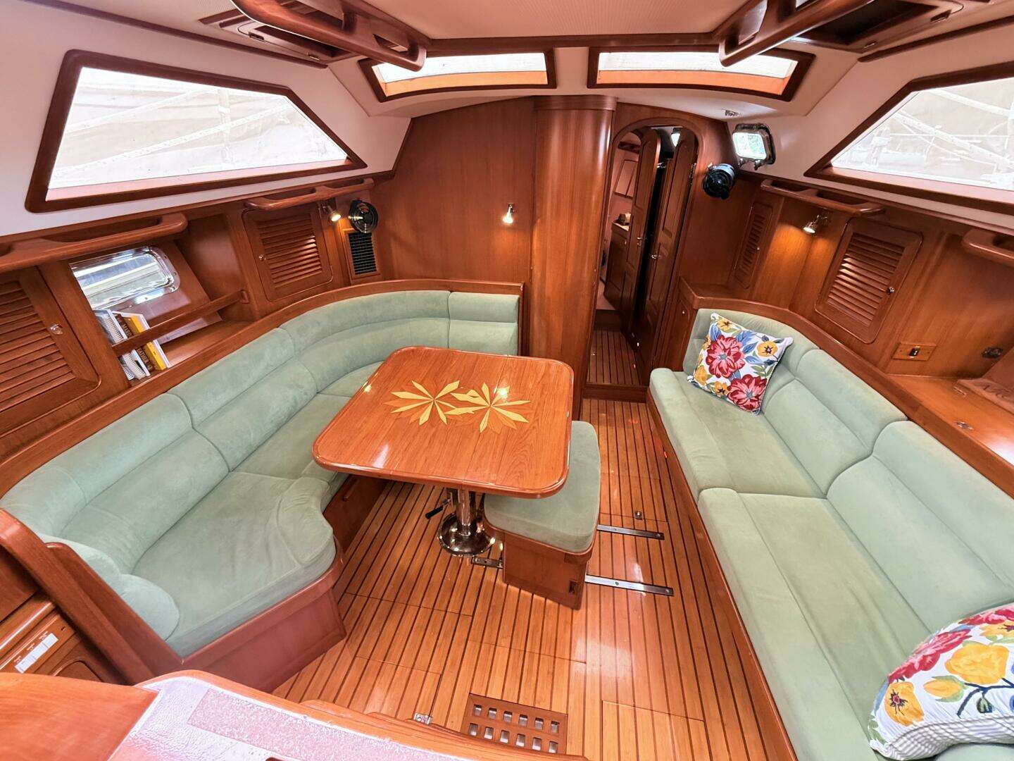 2008 Hylas 46 Center Cockpit - Image 23