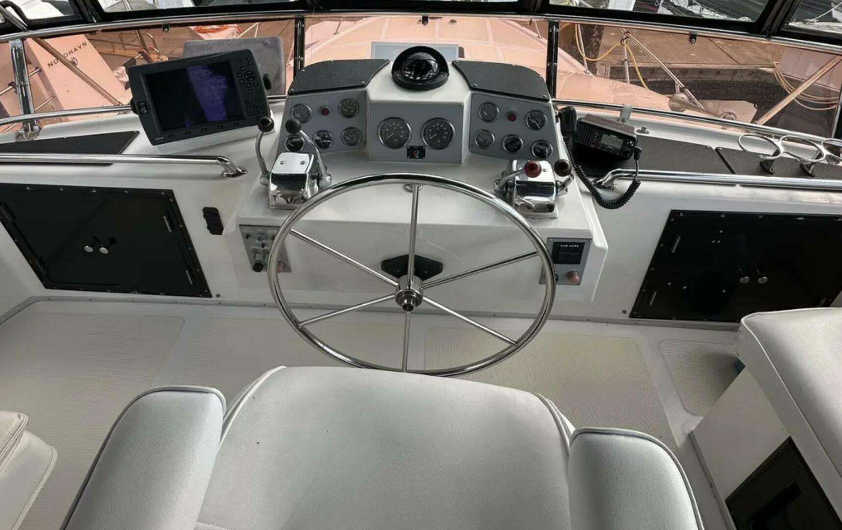 1988 Ocean Alexander 42 Aft Cabin - Image 2