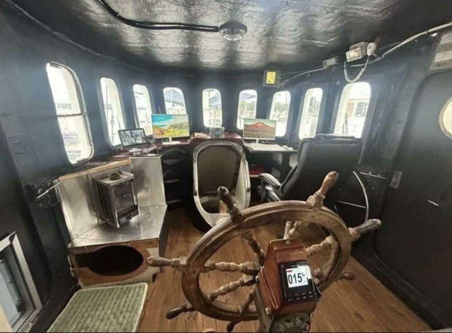 1989 Custom Schooner Liveaboard - Image 10