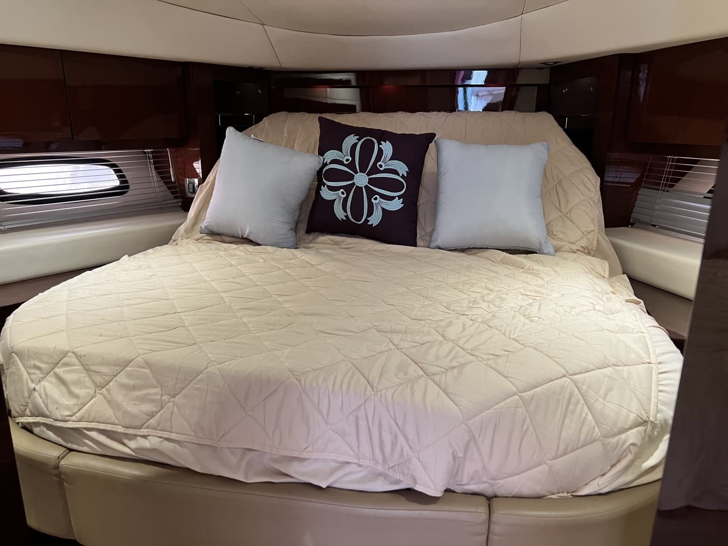 2013 Sea Ray 510 Sundancer - Image 25
