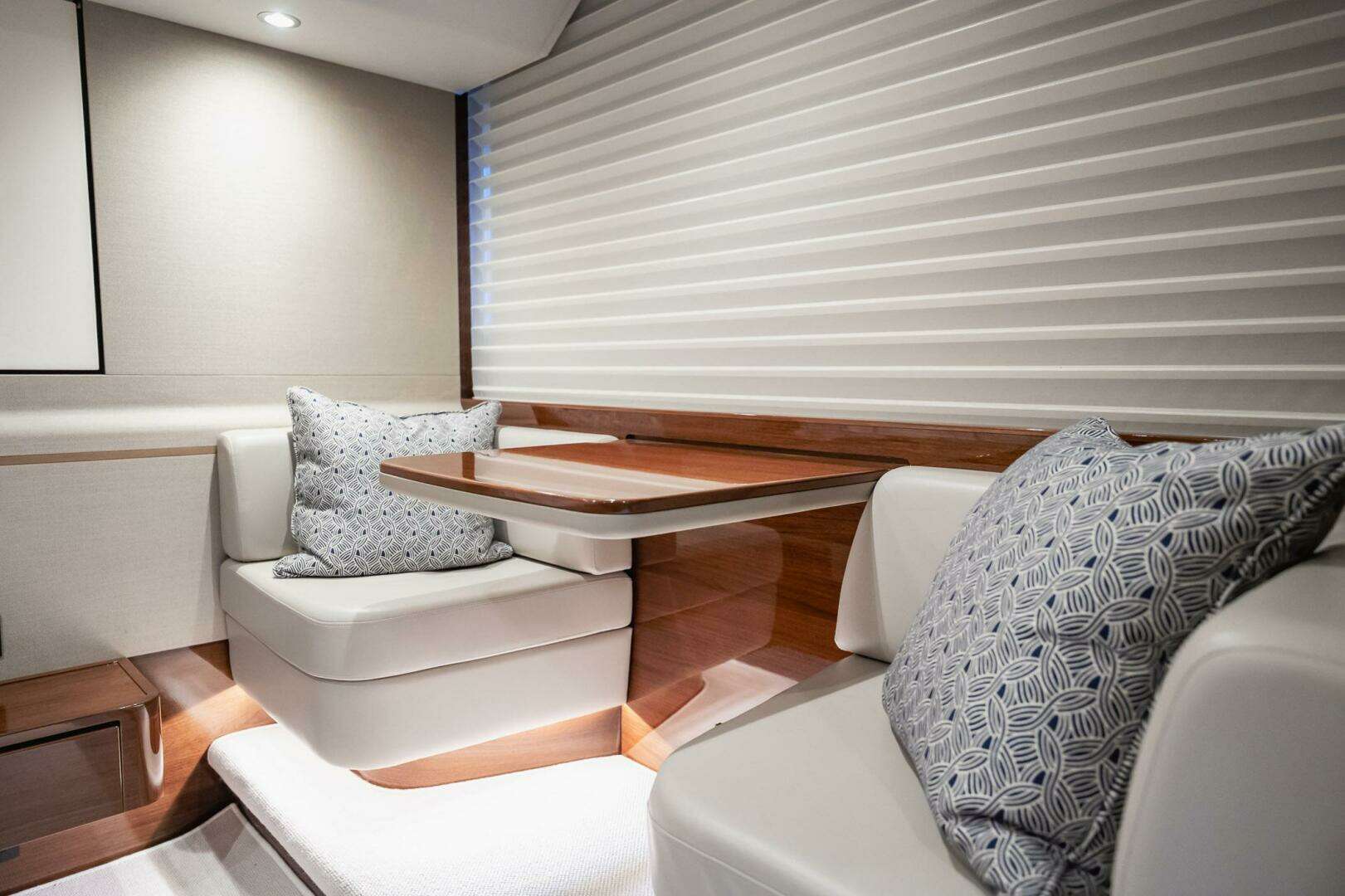 2019 Princess F55 - Image 29