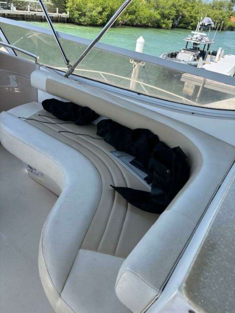 2006 Carver 43 Motor Yacht - Image 25
